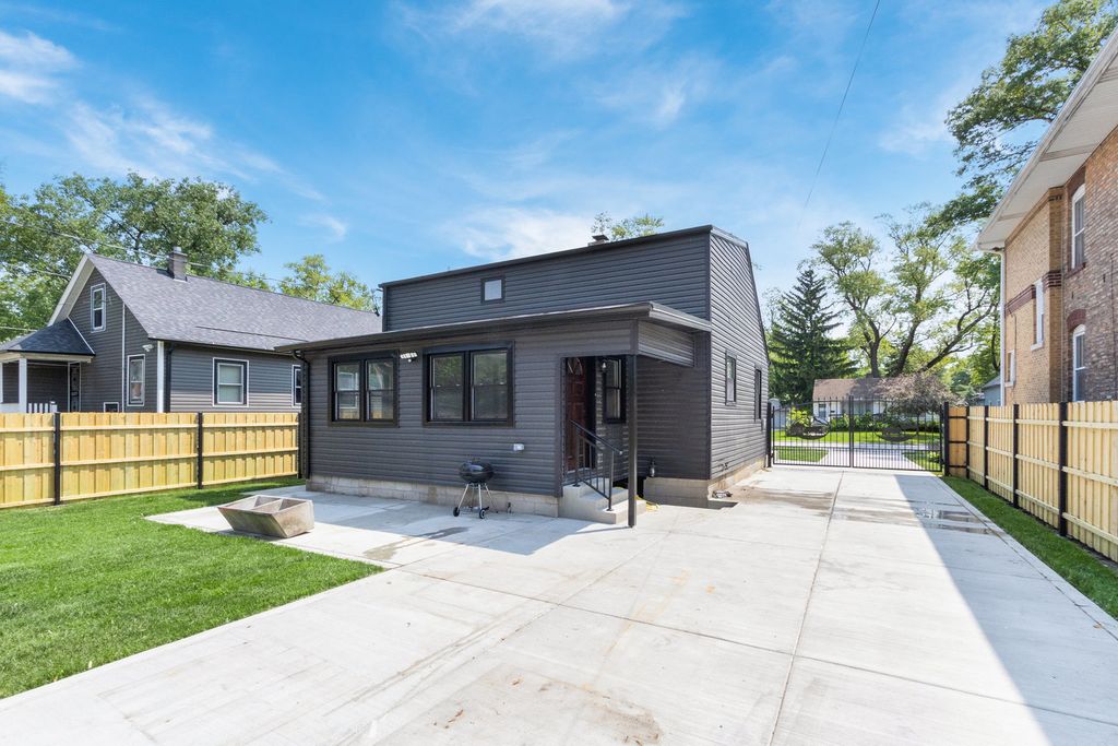 16910 Lincoln Street, Hazel Crest, IL 60429