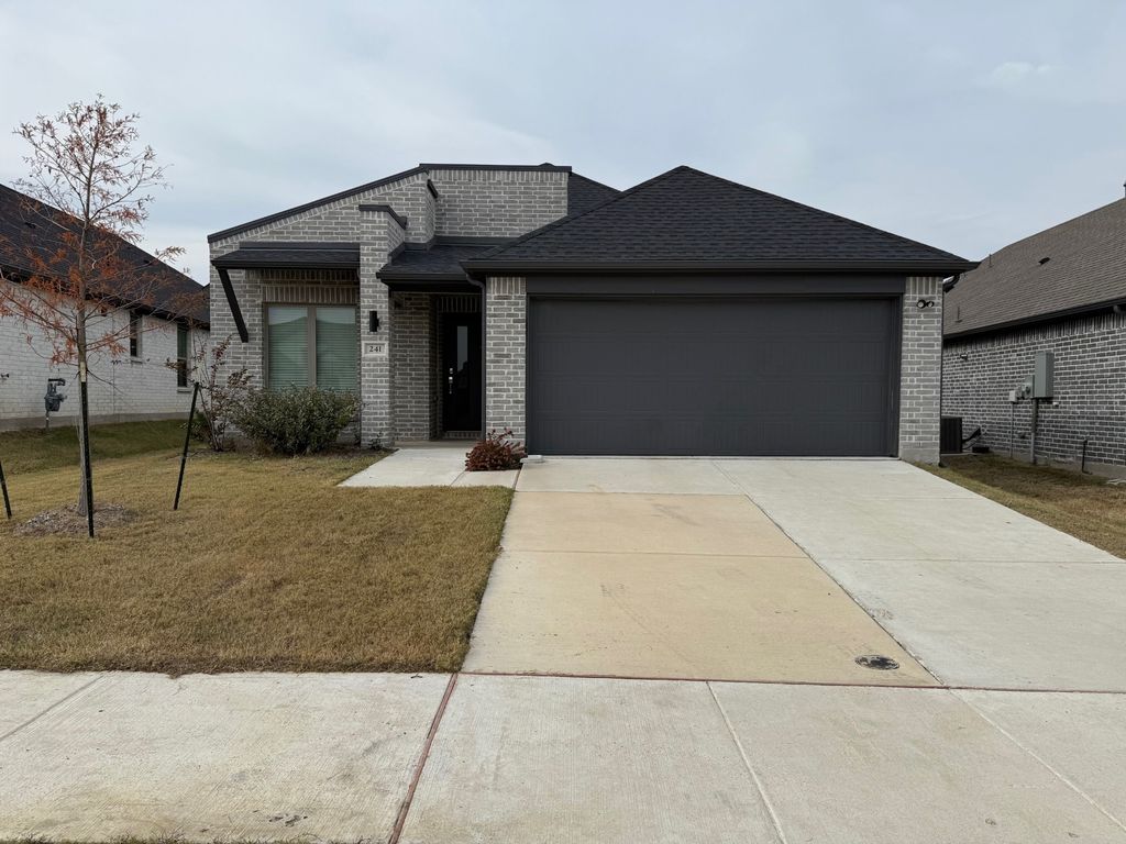241 Little Bridge Drive, Lavon, TX 75166