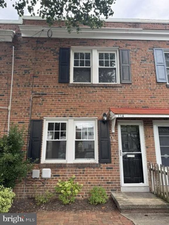 114 BAGGETT PL, Alexandria, VA 22314
