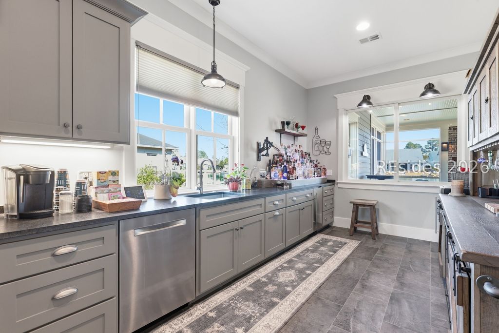 Image 32 of property listing at 20 Fish Dancer Ct, Bluffton, SC 29910