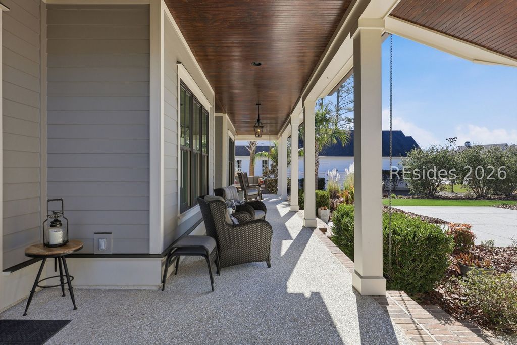 Image 6 of property listing at 20 Fish Dancer Ct, Bluffton, SC 29910