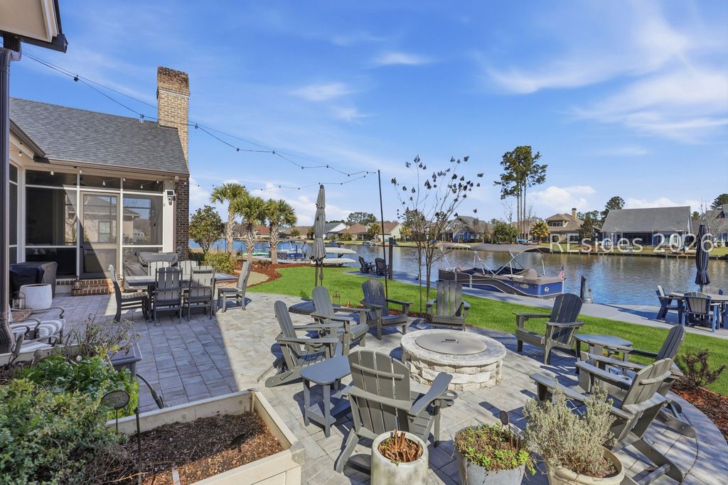 Image 63 of property listing at 20 Fish Dancer Ct, Bluffton, SC 29910