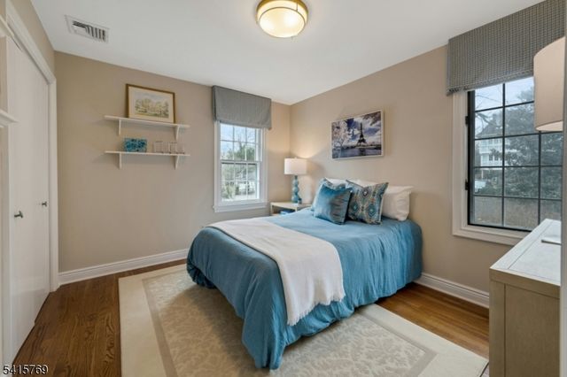 25 Dogwood Dr, Summit City, NJ 07901