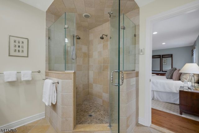 25 Dogwood Dr, Summit City, NJ 07901