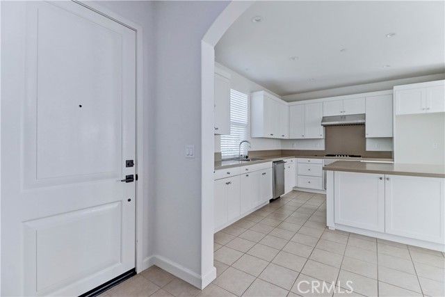 158 Falcon, Irvine, CA 92618