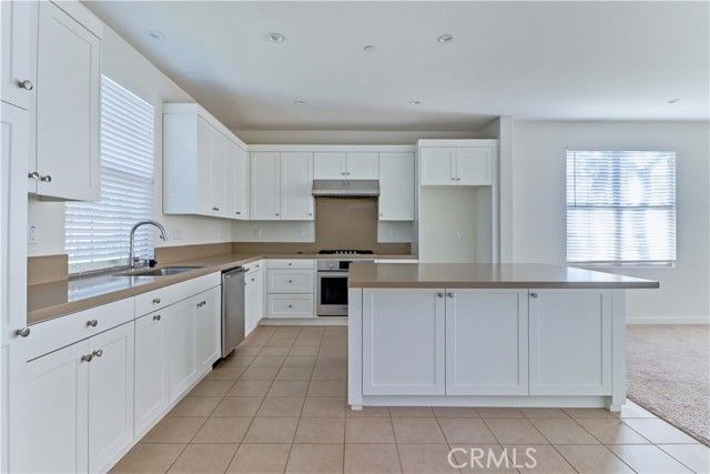 158 Falcon, Irvine, CA 92618