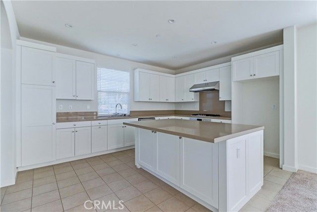 158 Falcon, Irvine, CA 92618