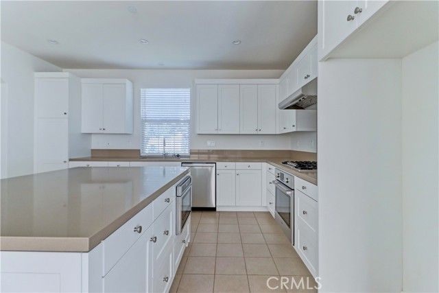 158 Falcon, Irvine, CA 92618