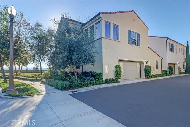 158 Falcon, Irvine, CA 92618