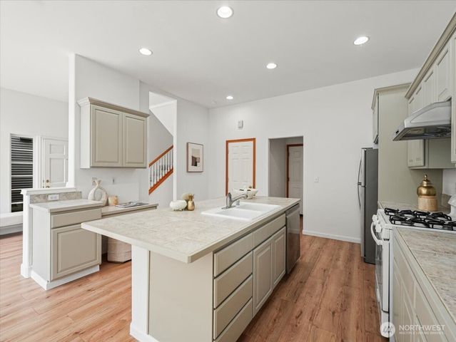 2465 132nd Avenue SE, Bellevue, WA 98005