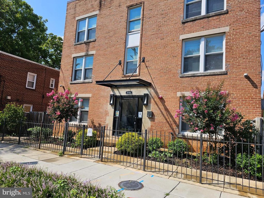 4106 GAULT PL NE #5, Washington, DC 20019