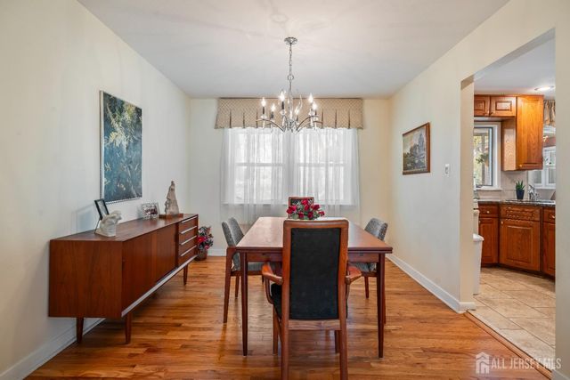 20 Rolling Road, East Brunswick, NJ 08816