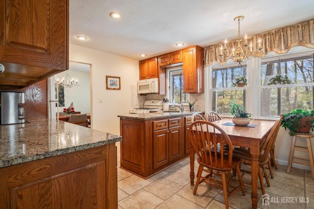 20 Rolling Road, East Brunswick, NJ 08816