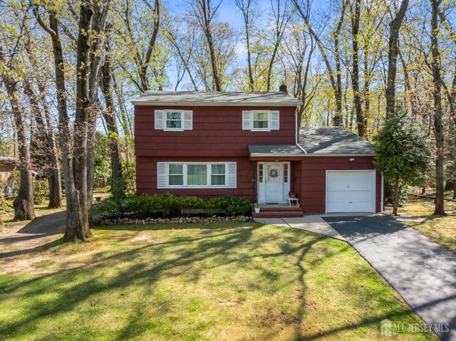 20 Rolling Road, East Brunswick, NJ 08816