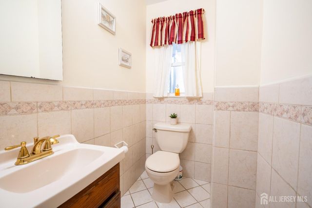 20 Rolling Road, East Brunswick, NJ 08816