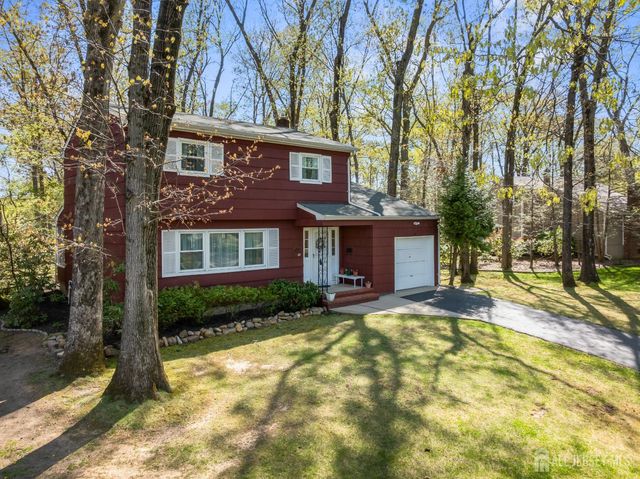 20 Rolling Road, East Brunswick, NJ 08816