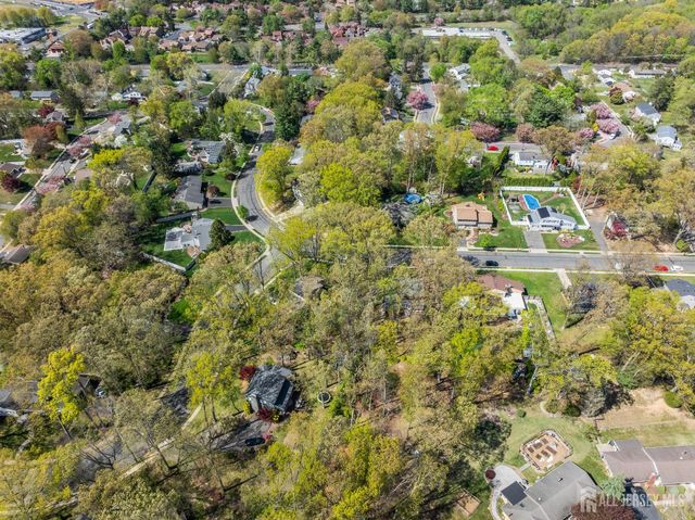 20 Rolling Road, East Brunswick, NJ 08816