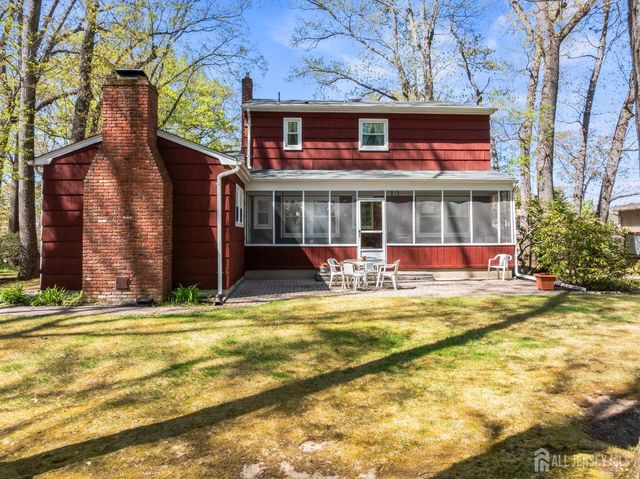 20 Rolling Road, East Brunswick, NJ 08816