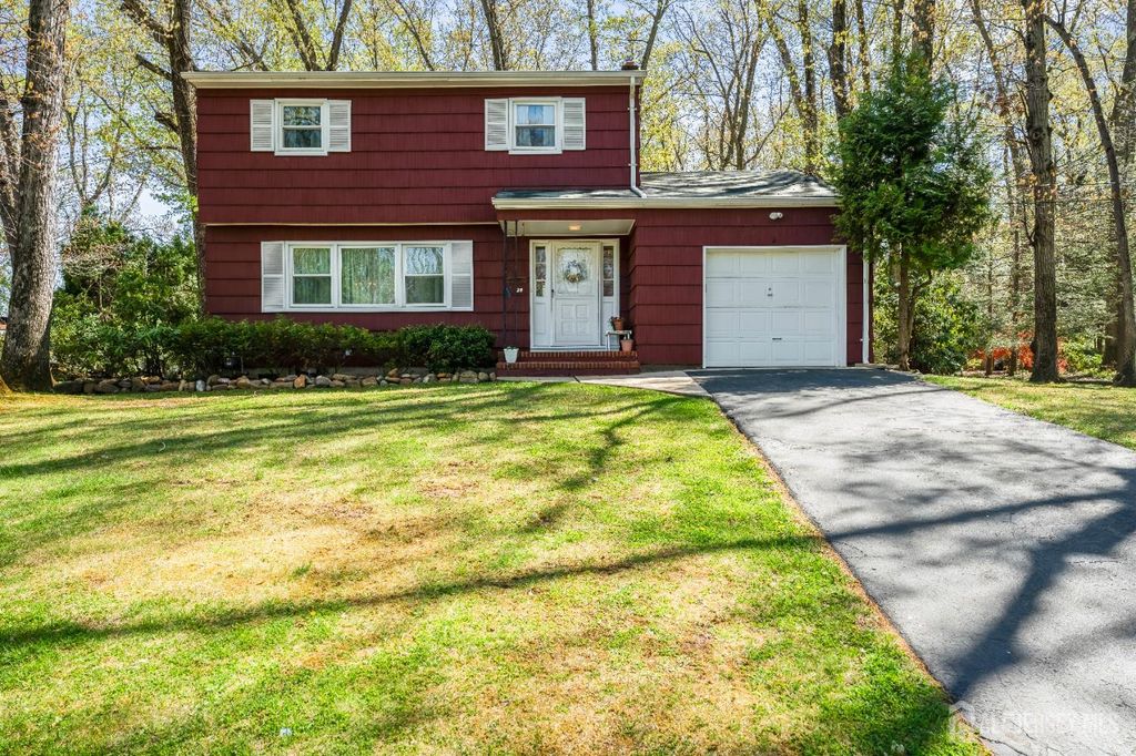 20 Rolling Road, East Brunswick, NJ 08816