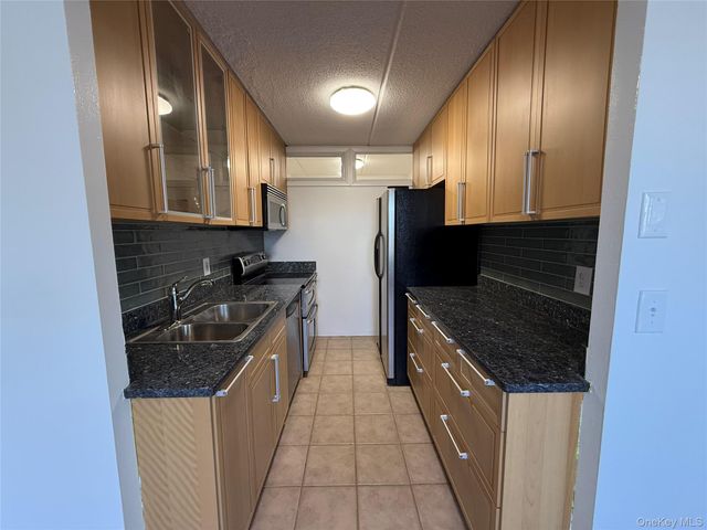 35 Park Avenue 3D, Suffern, NY 10901