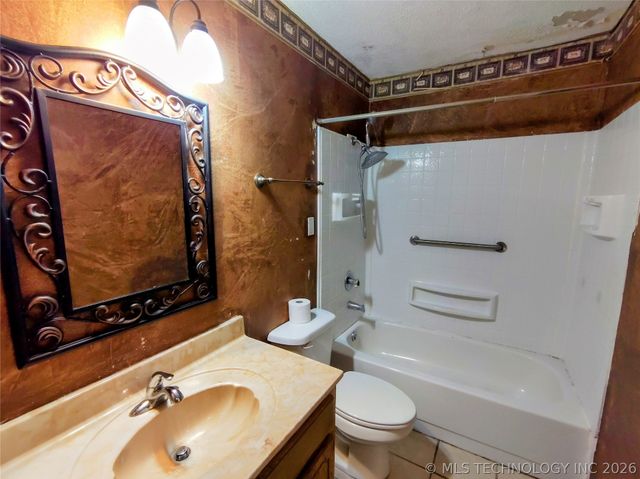 2909 S 122nd East Avenue, Tulsa, OK 74129