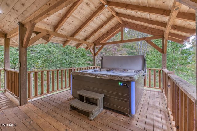 160 Conley Stevens Road, Roan Mountain, TN 37687