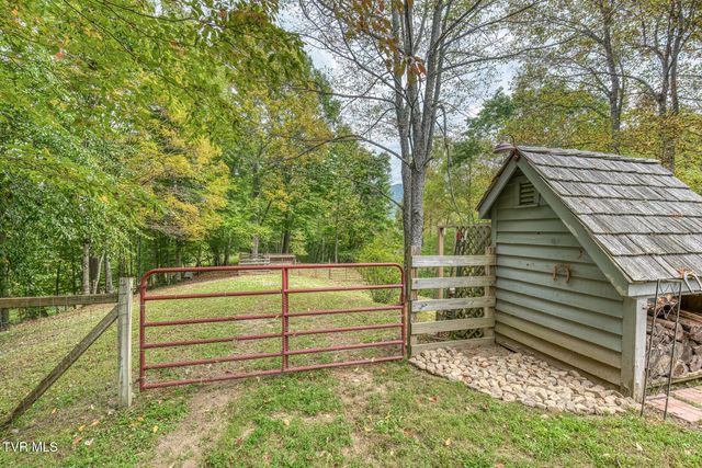 160 Conley Stevens Road, Roan Mountain, TN 37687