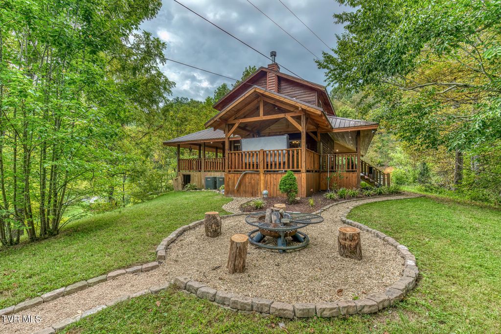 160 Conley Stevens Road, Roan Mountain, TN 37687