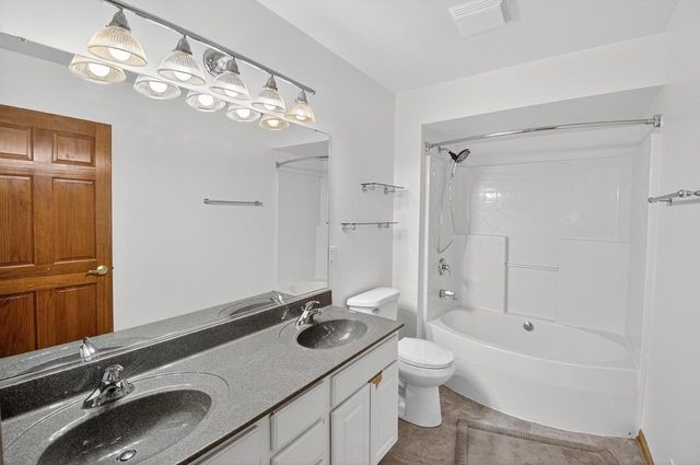 9607 82nd PLACE, Pleasant Prairie, WI 53158