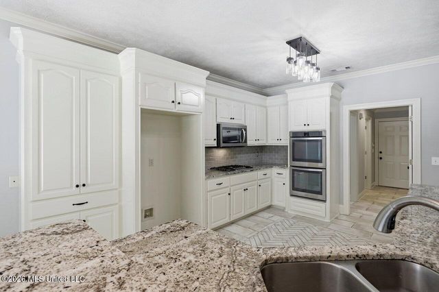 117 Poplar Ridge Drive, Brandon, MS 39047