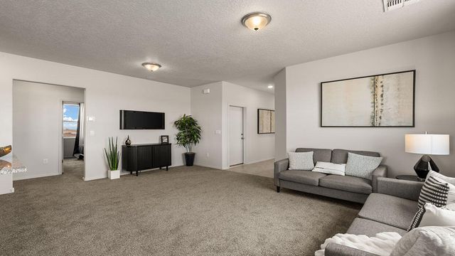 8 E El Nido Court, Los Lunas, NM 87031
