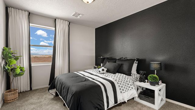 8 E El Nido Court, Los Lunas, NM 87031