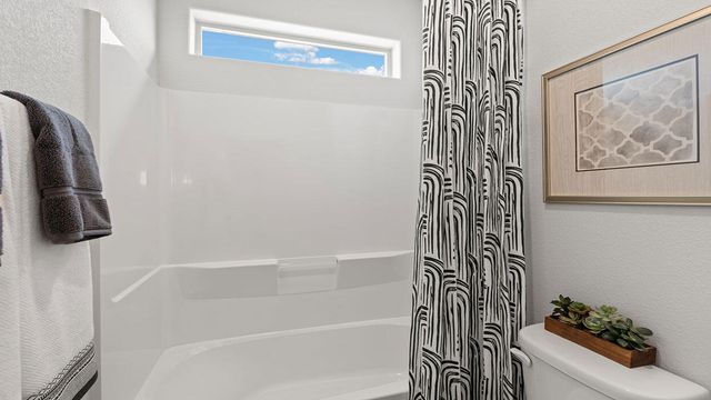 8 E El Nido Court, Los Lunas, NM 87031