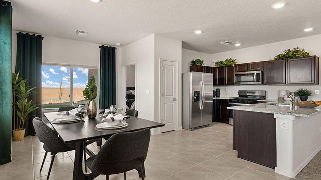 8 E El Nido Court, Los Lunas, NM 87031