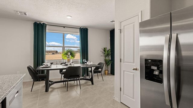 8 E El Nido Court, Los Lunas, NM 87031