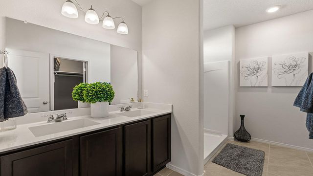 8 E El Nido Court, Los Lunas, NM 87031