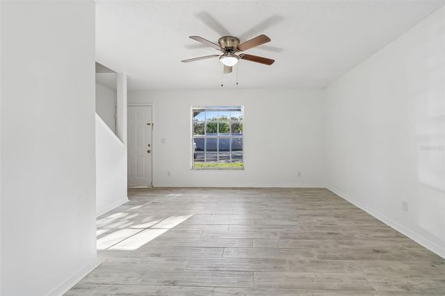 5182 SUNRIDGE PALMS DRIVE 5182, Tampa, FL 33617