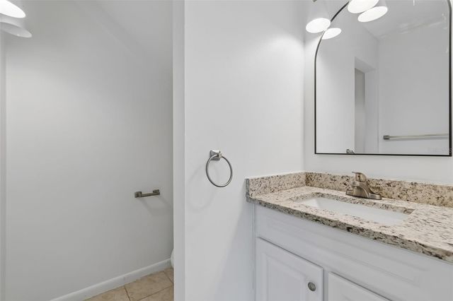 5182 SUNRIDGE PALMS DRIVE 5182, Tampa, FL 33617