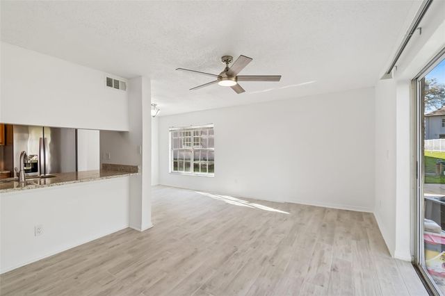5182 SUNRIDGE PALMS DRIVE 5182, Tampa, FL 33617