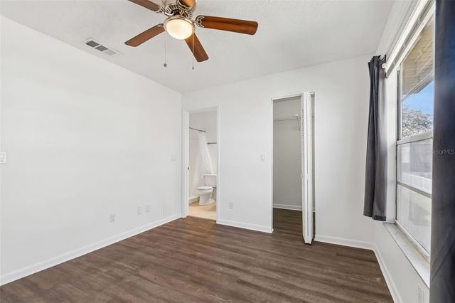5182 SUNRIDGE PALMS DRIVE 5182, Tampa, FL 33617