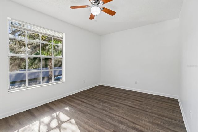 5182 SUNRIDGE PALMS DRIVE 5182, Tampa, FL 33617