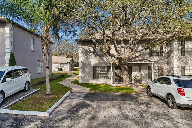 5182 SUNRIDGE PALMS DRIVE 5182, Tampa, FL 33617