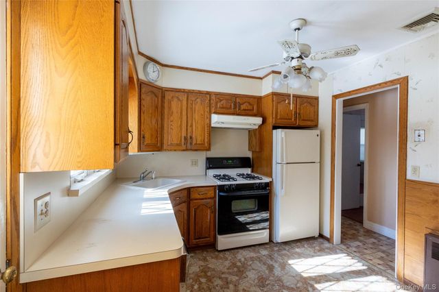 106 Powell Court, North Babylon, NY 11703