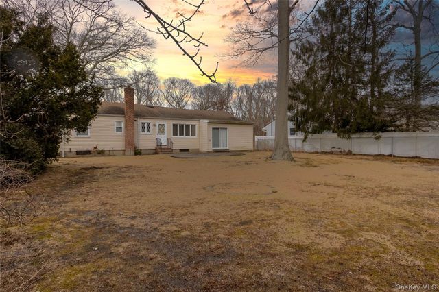 106 Powell Court, North Babylon, NY 11703