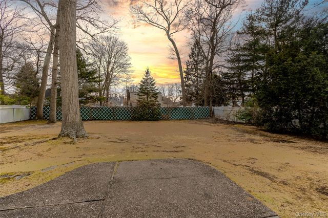 106 Powell Court, North Babylon, NY 11703