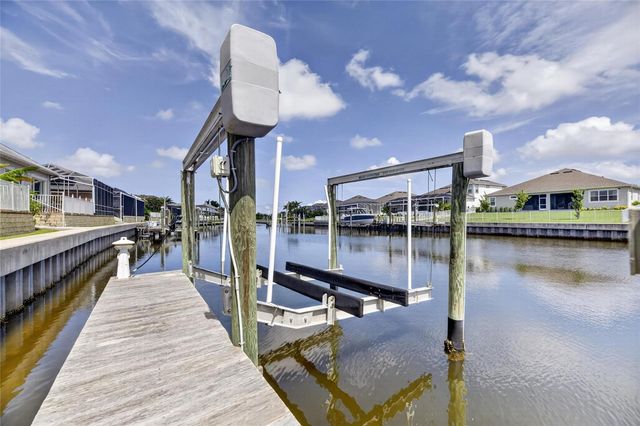 715 ISLEBAY DRIVE, Apollo Beach, FL 33572