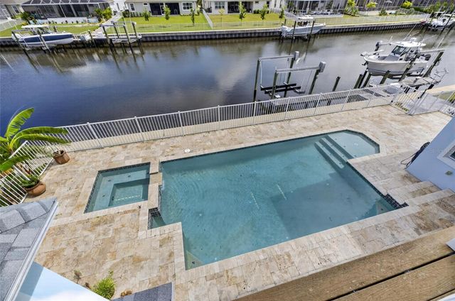 715 ISLEBAY DRIVE, Apollo Beach, FL 33572
