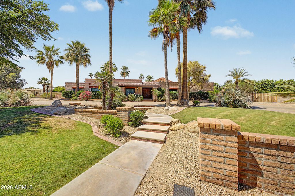 430 E ESTERO Lane, Litchfield Park, AZ 85340