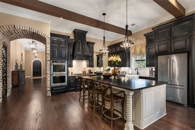 705 Strauss, Colleyville, TX 76034