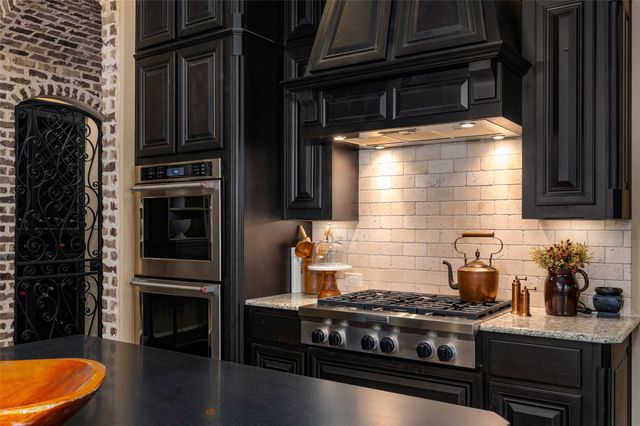 705 Strauss, Colleyville, TX 76034